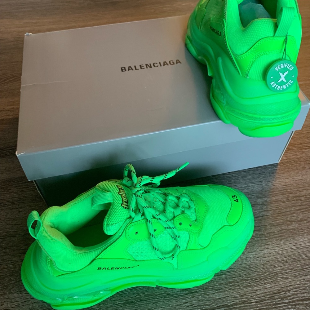 SOLD BALENCIAGA FLUO GREEN - Picture 2 of 5